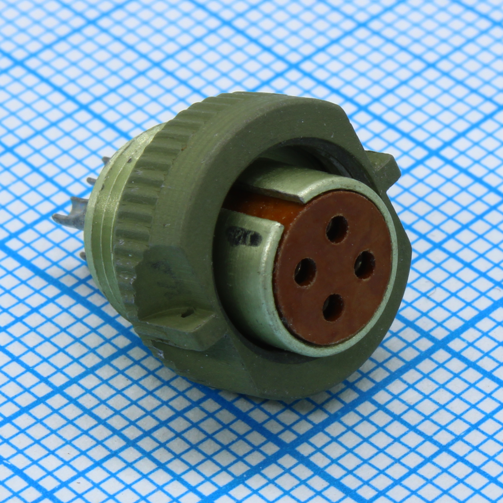 ��4�� �������