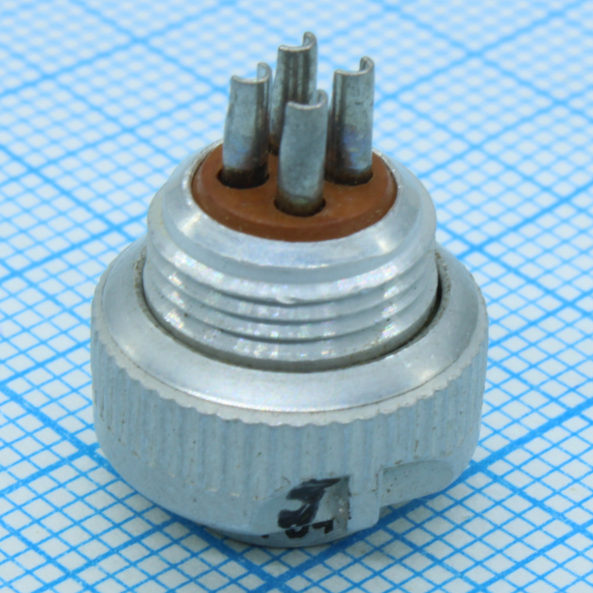 ��4� �������