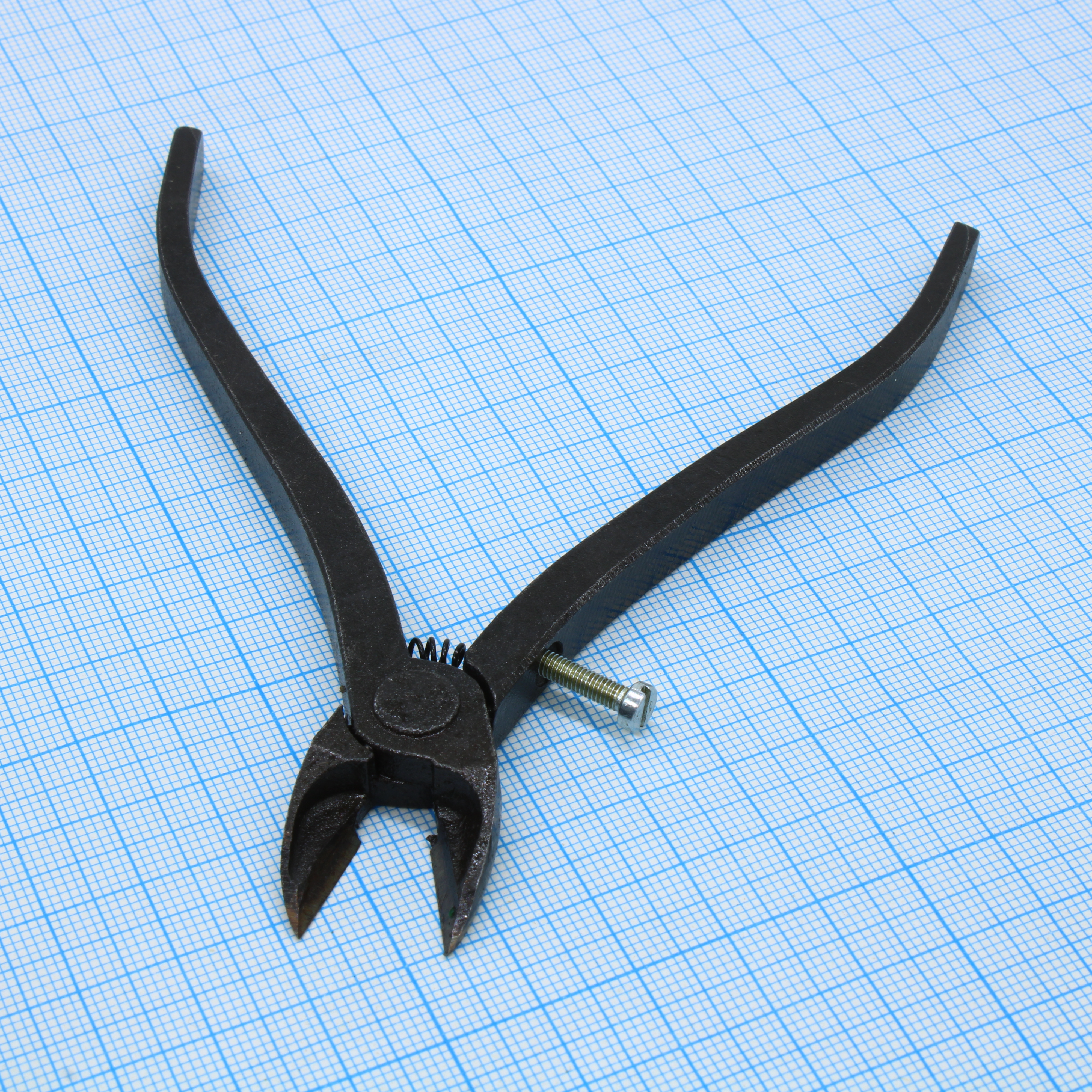 ИН-0011 кусачки боковые прямые, победитовые, пружина, упор